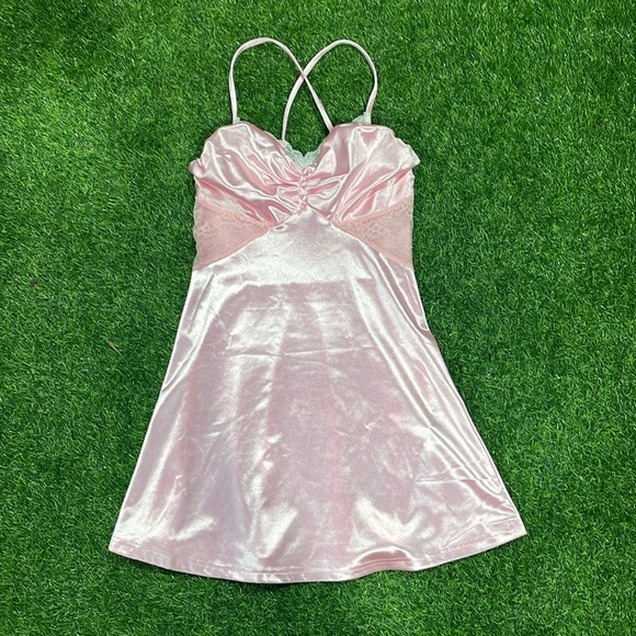 Pink satin negligee with lace trim and lace side detail. - Picture 1 of 6